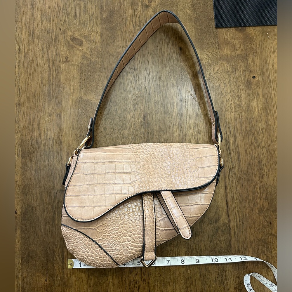 New Beige Faux Crocodile Saddle Bag From Spain - Picture 8 of 9